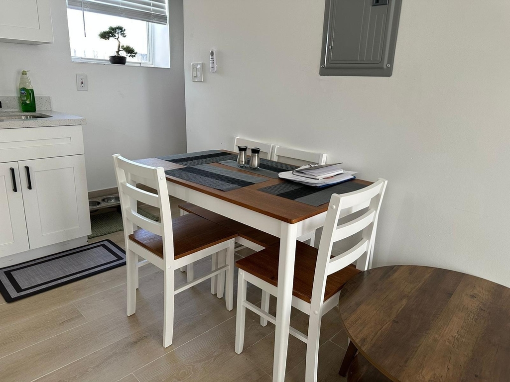817 Tyler Street - Photo 7