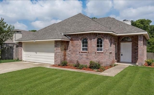 109 Brockway Drive - Photo 1