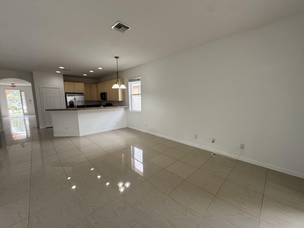 1804 Sw Jamesport Drive - Photo 7