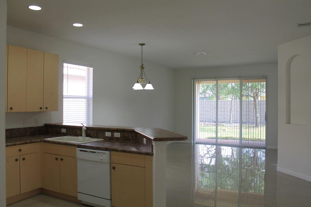 1804 Sw Jamesport Drive - Photo 14
