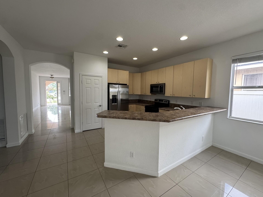 1804 Sw Jamesport Drive - Photo 12
