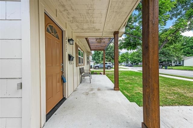2717 Townsend Drive - Photo 3