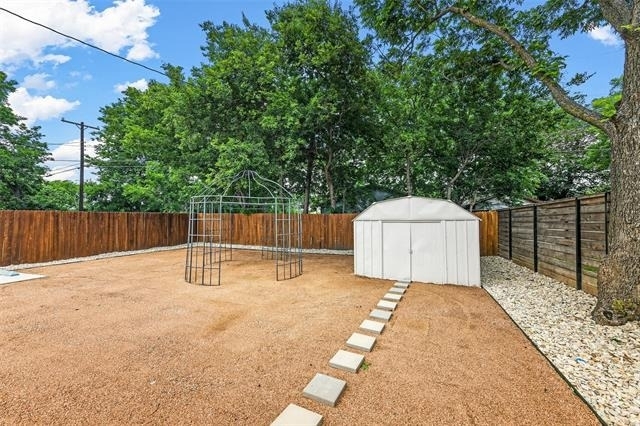 2717 Townsend Drive - Photo 4