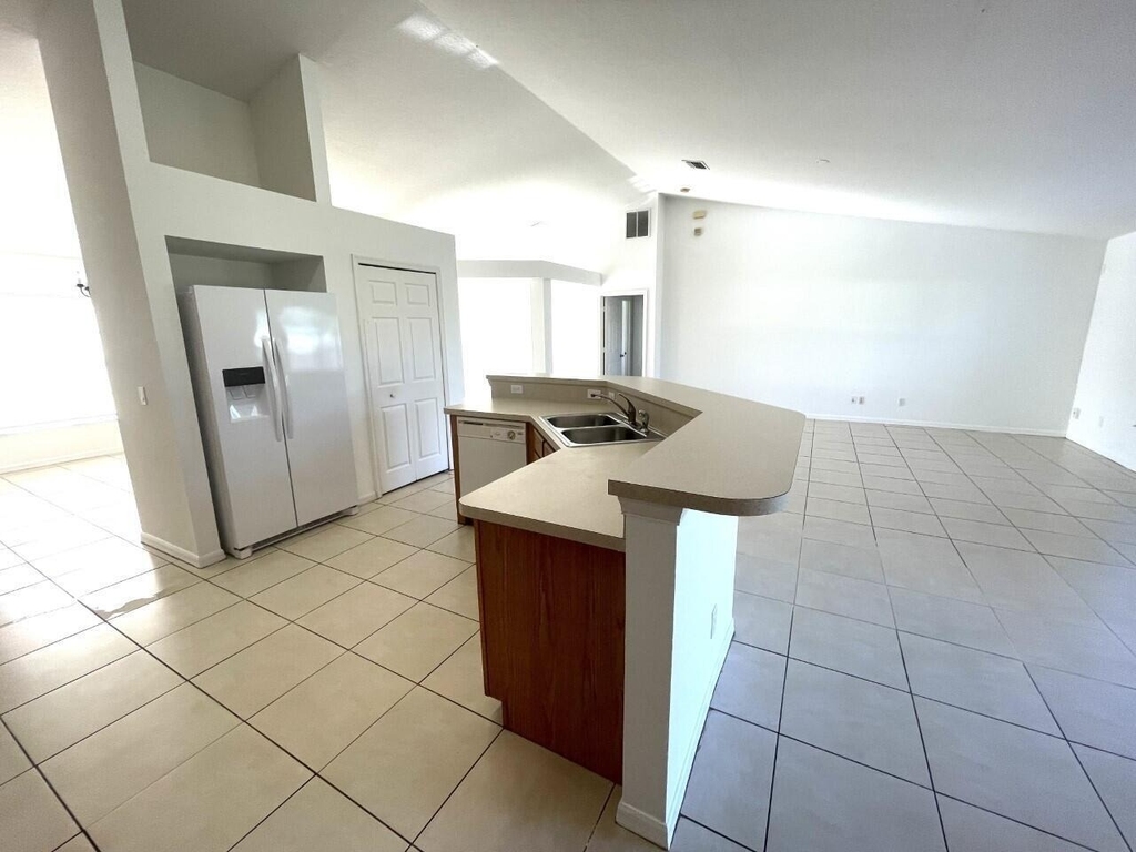 1061 Sw Coleman Avenue - Photo 19