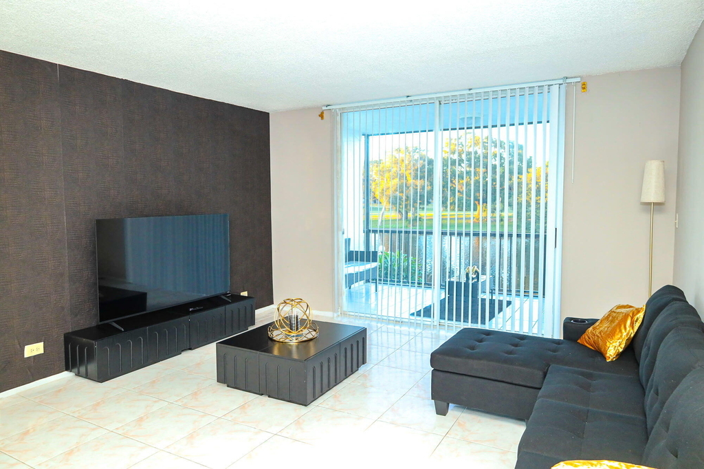 3740 Inverrary Drive - Photo 4