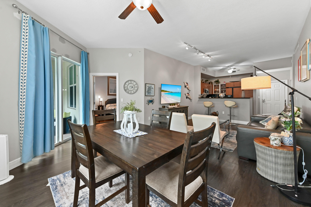 804 E Windward Way - Photo 4