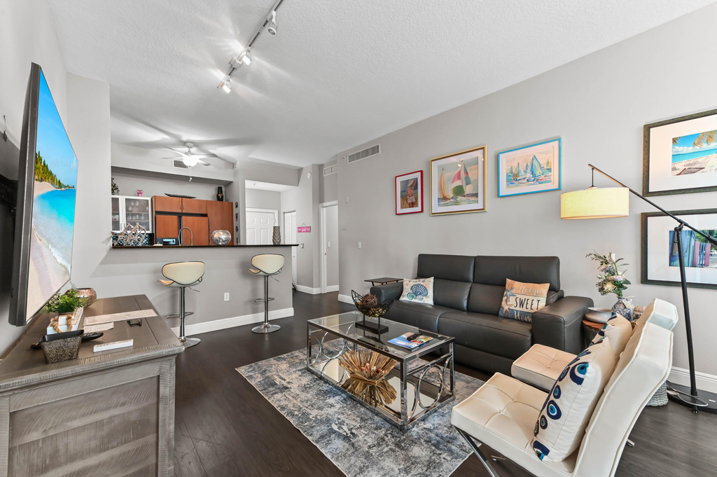 804 E Windward Way - Photo 2