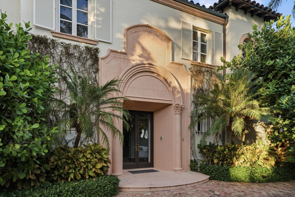 240 N Ocean Boulevard - Photo 2