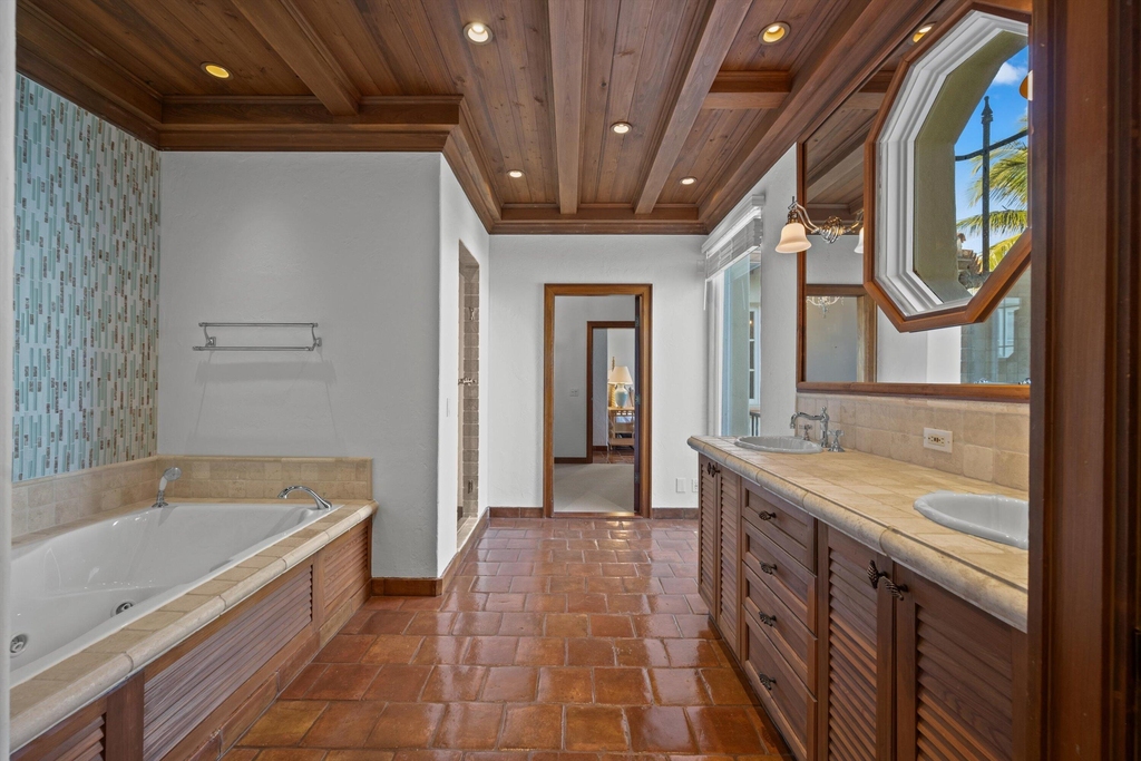 240 N Ocean Boulevard - Photo 23