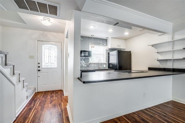 4208 Bowser Avenue - Photo 2