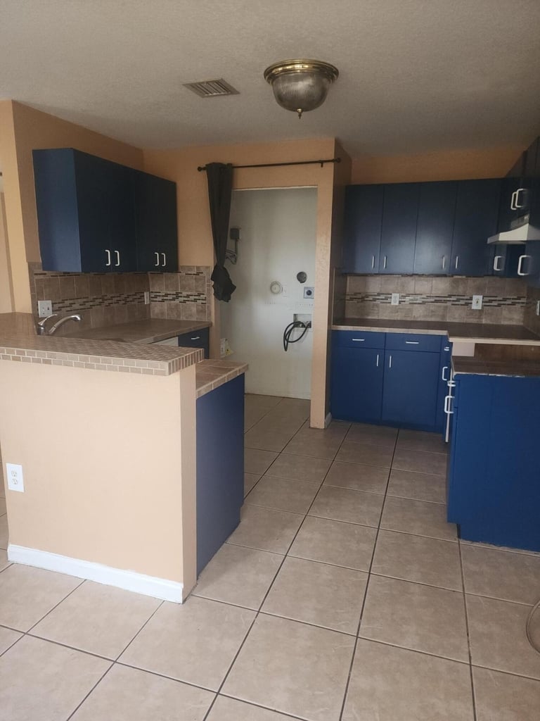 8804 Nw 38th Drive - Photo 2