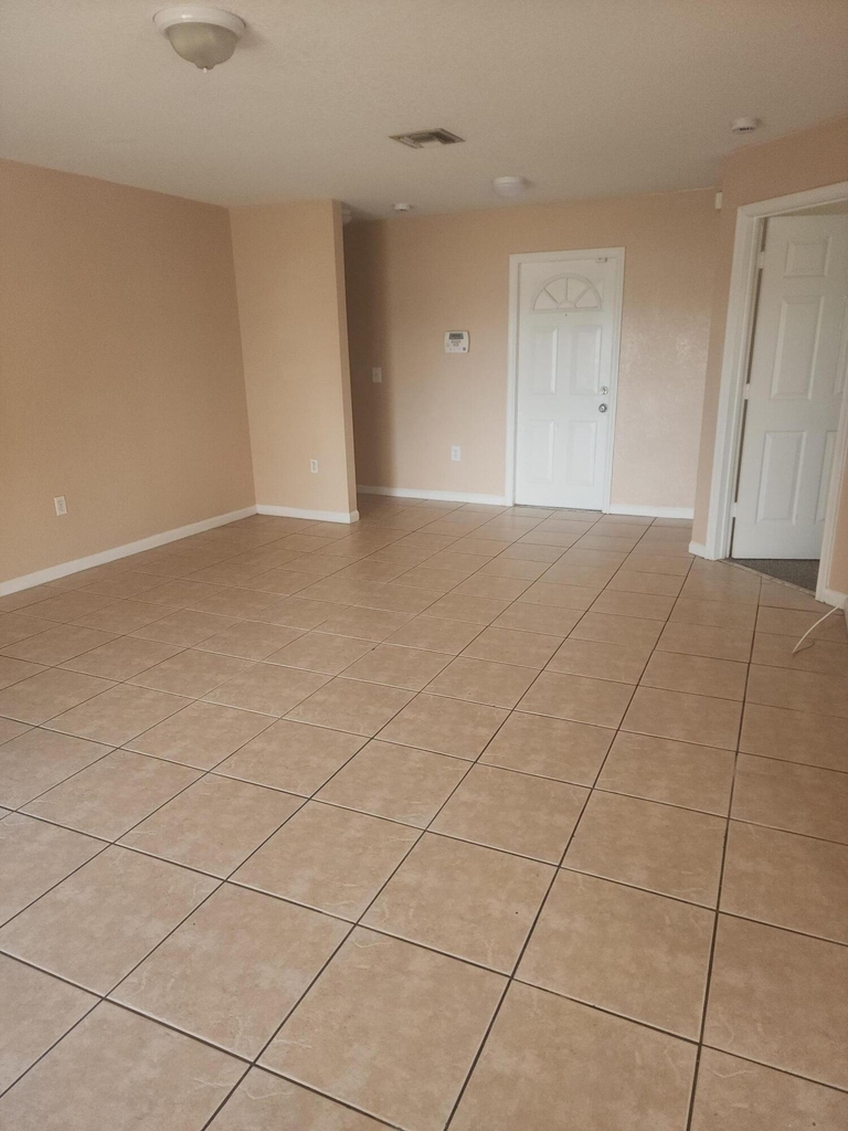 8804 Nw 38th Drive - Photo 4