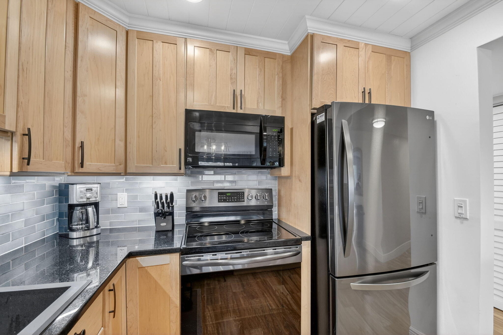 1502 S Lakeside Drive - Photo 2