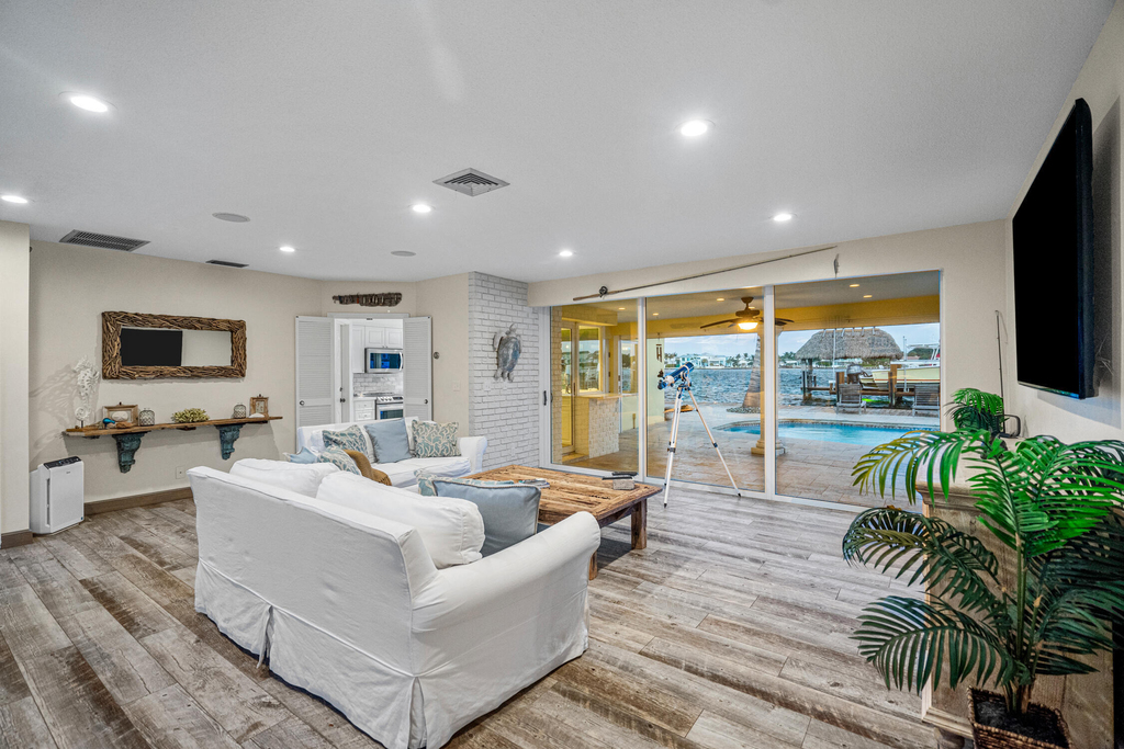 844 East Drive - Photo 4