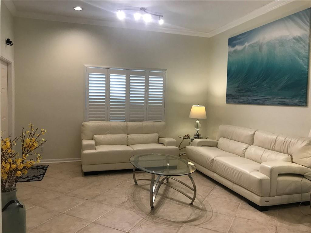 1118 Chinaberry Drive - Photo 2