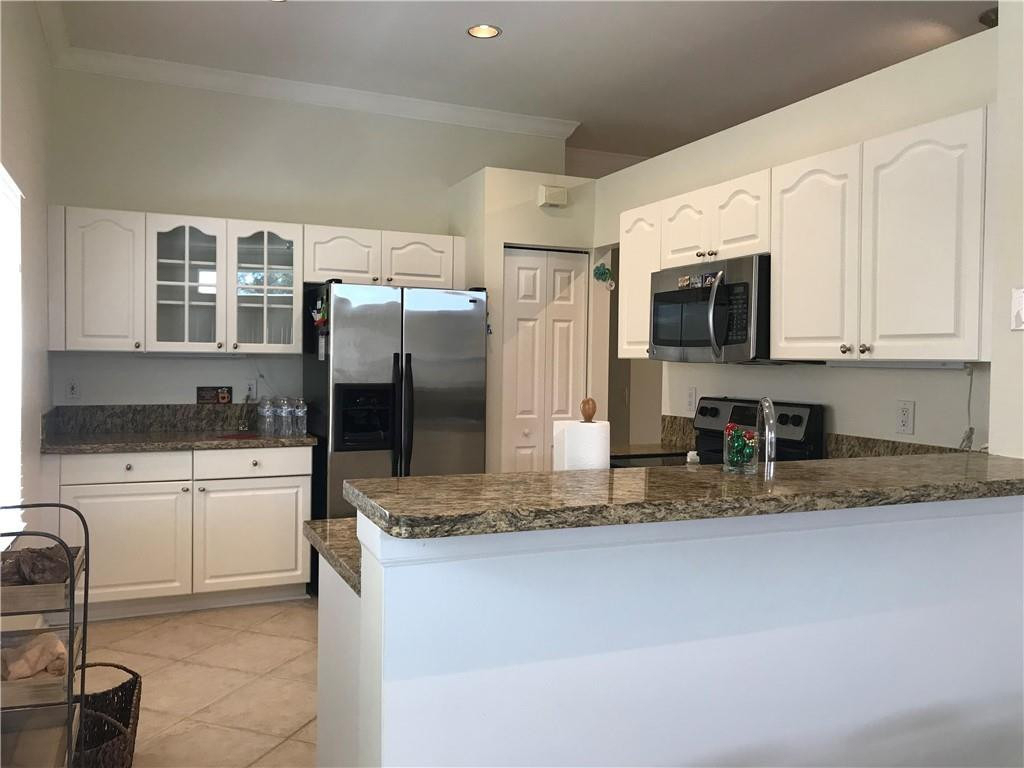 1118 Chinaberry Drive - Photo 4