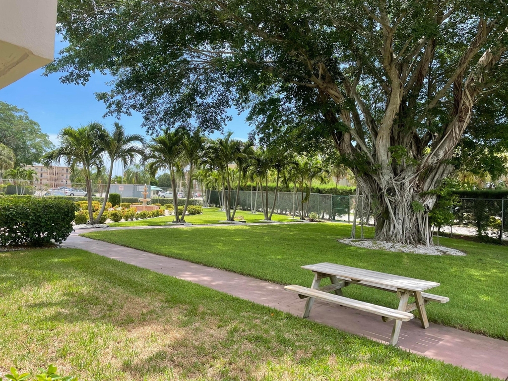 504 Davis Road - Photo 38