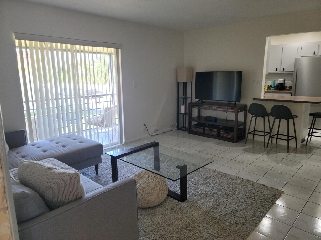 1301 Nw 12th Avenue - Photo 3