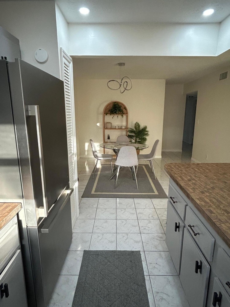 1301 Nw 12th Avenue - Photo 5