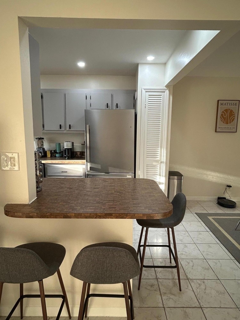 1301 Nw 12th Avenue - Photo 4