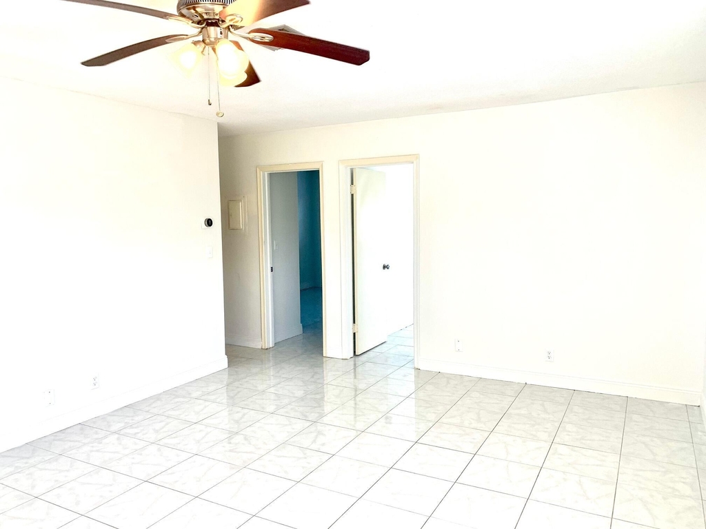 260 Nw 19th Street - Photo 9