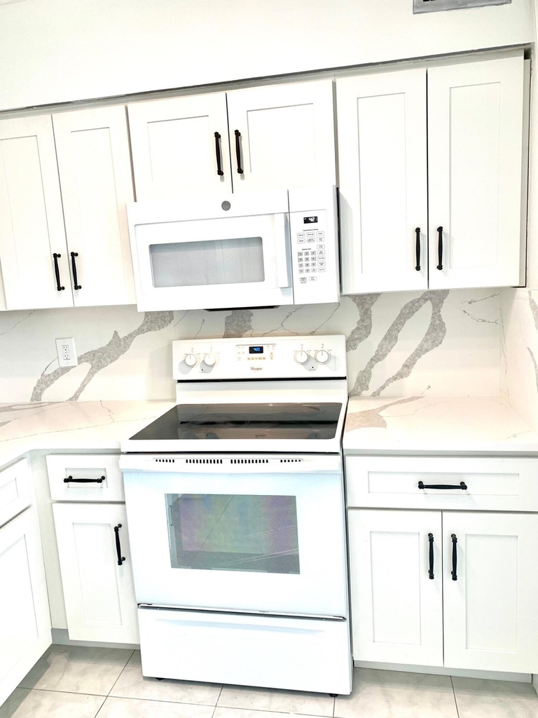 260 Nw 19th Street - Photo 11