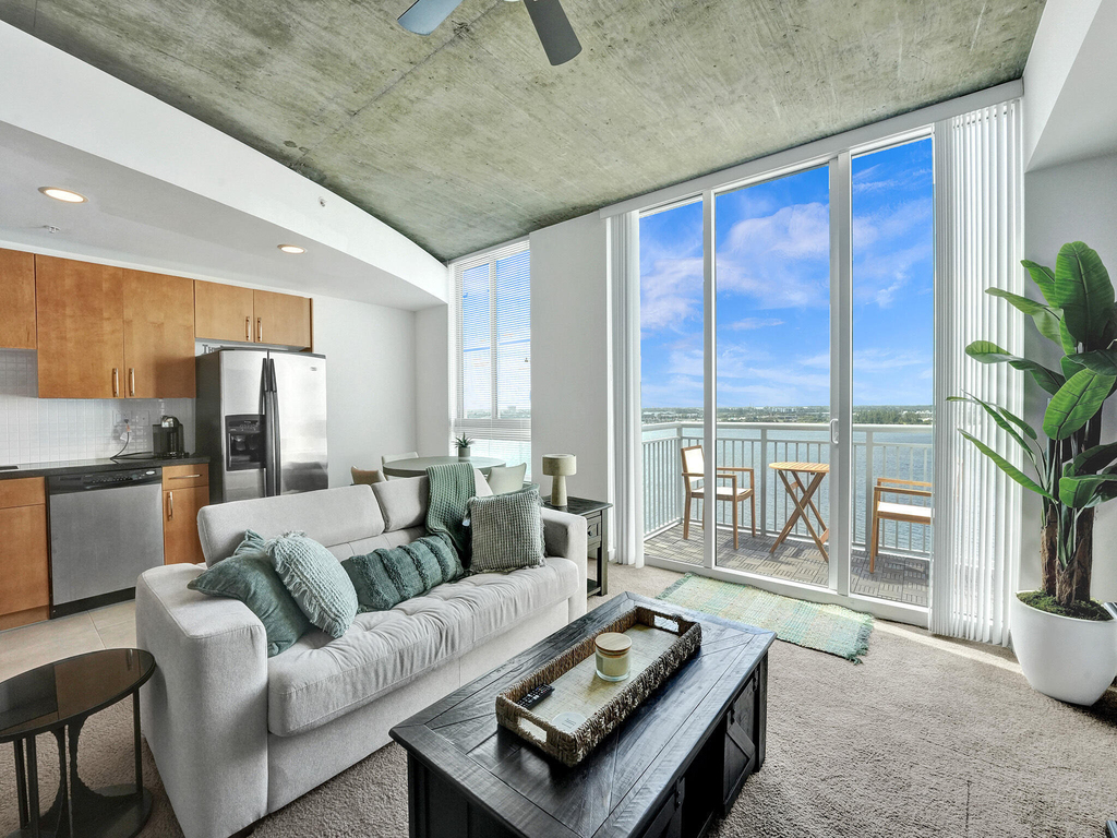 300 S Australian Avenue - Photo 2
