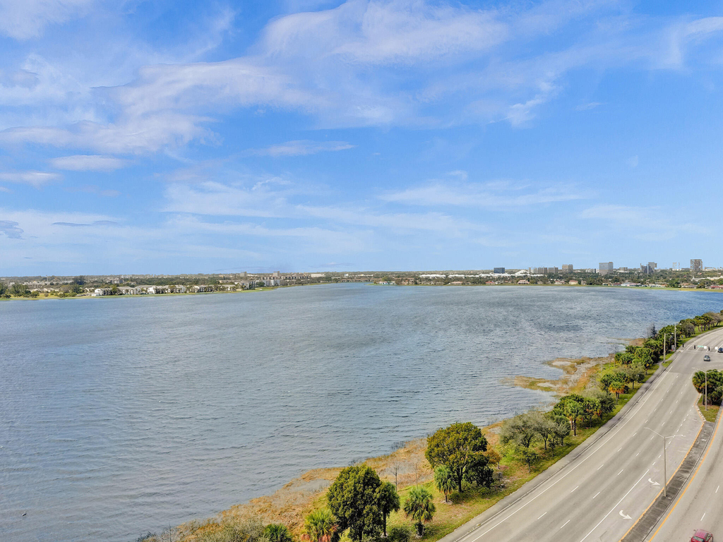 300 S Australian Avenue - Photo 23