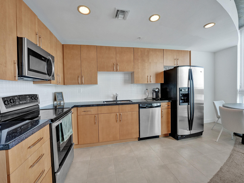 300 S Australian Avenue - Photo 9