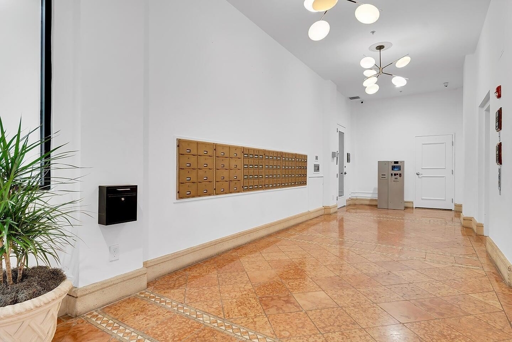 101 N Clematis Street - Photo 32