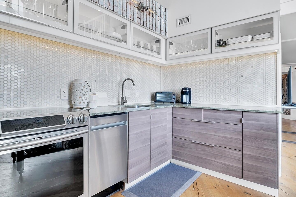 101 N Clematis Street - Photo 5