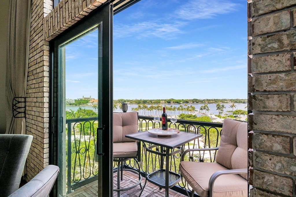 101 N Clematis Street - Photo 1