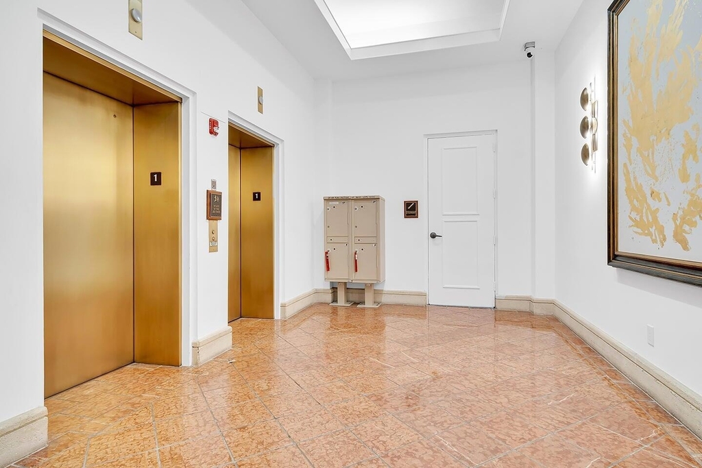 101 N Clematis Street - Photo 33