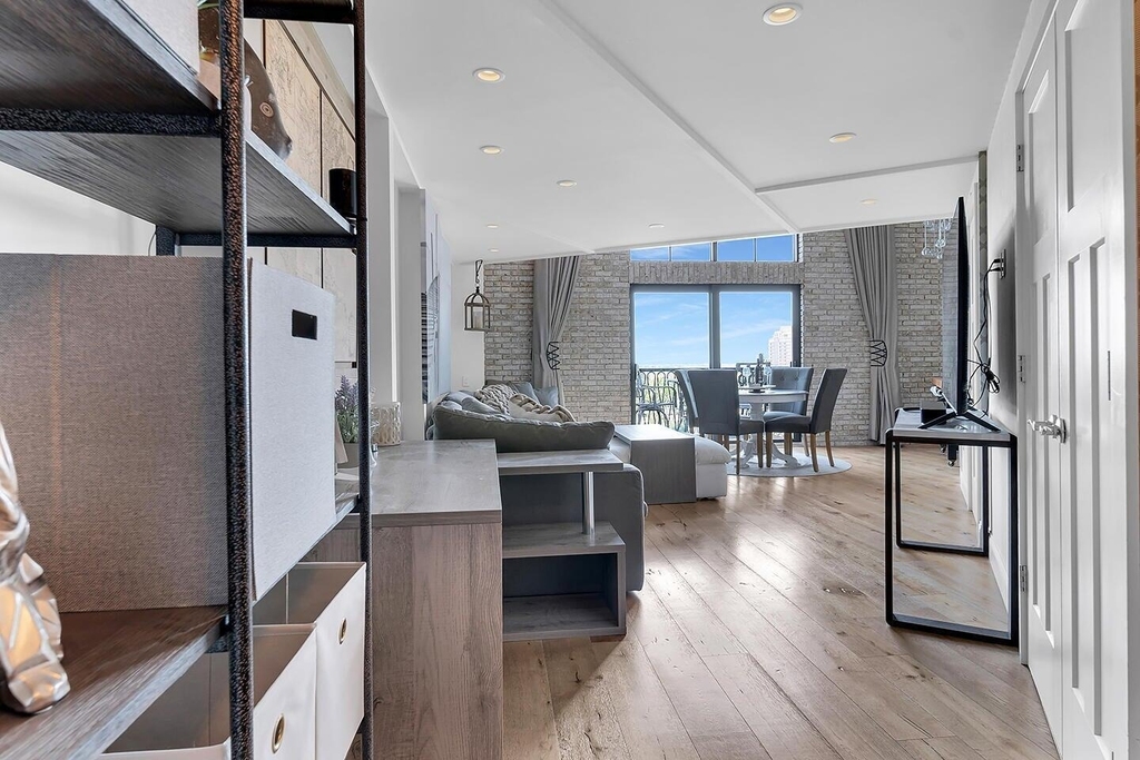 101 N Clematis Street - Photo 9