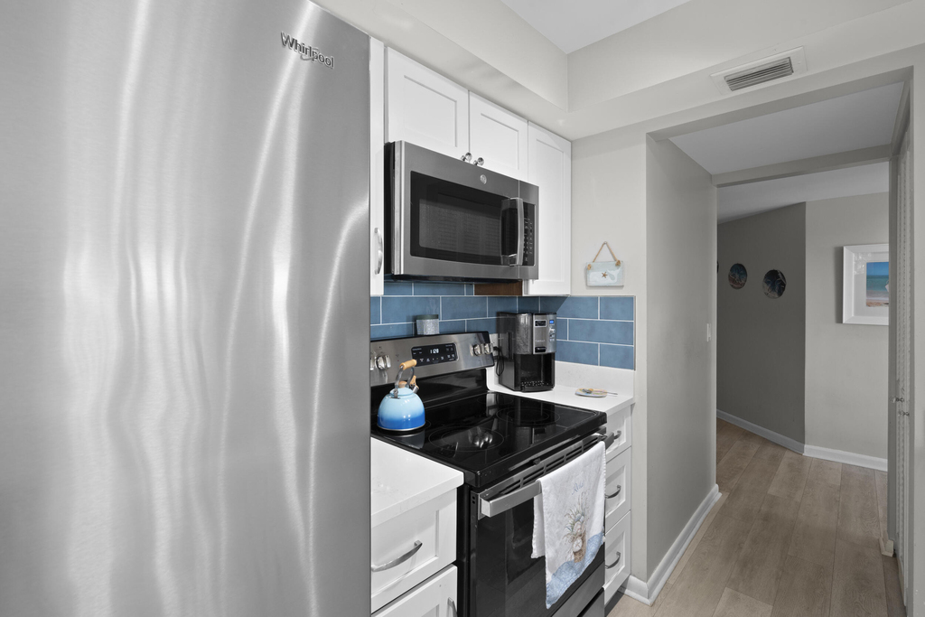 233 Ne Edgewater Drive - Photo 13