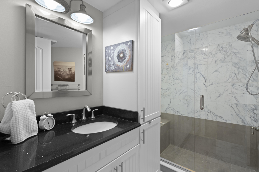233 Ne Edgewater Drive - Photo 24