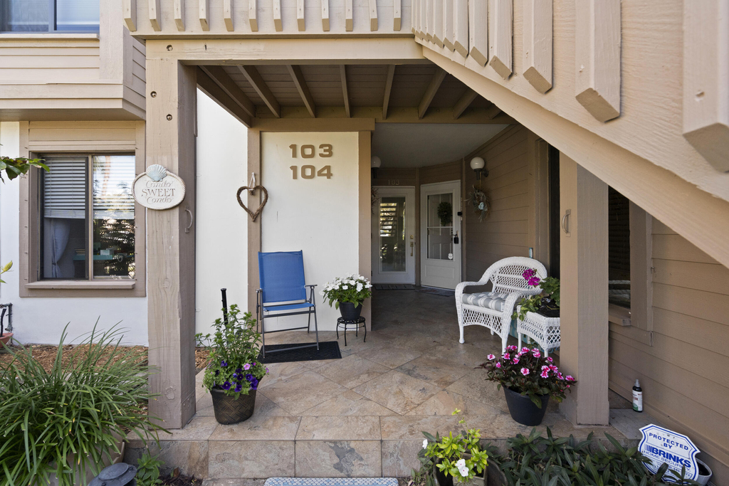 233 Ne Edgewater Drive - Photo 3