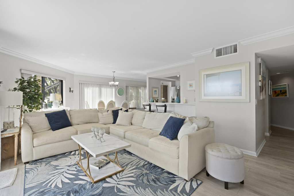 233 Ne Edgewater Drive - Photo 6