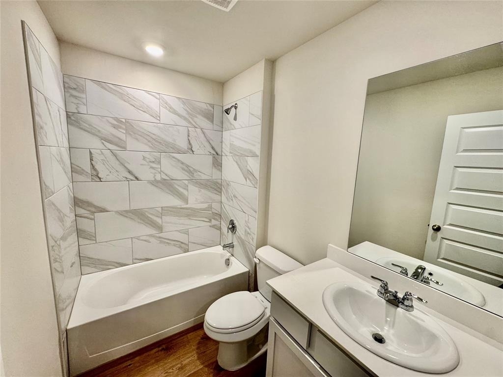 6100 Blackwood Courts - Photo 13