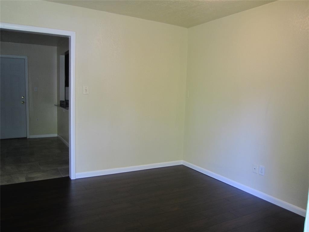 1530 Melrose Drive - Photo 3
