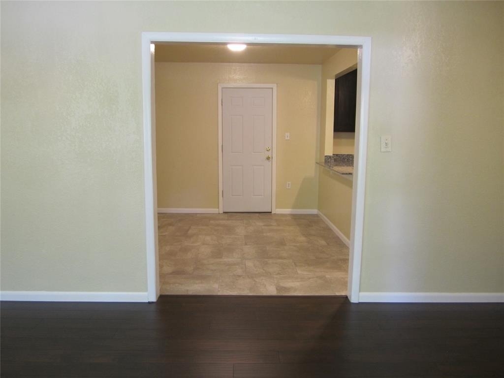 1530 Melrose Drive - Photo 4