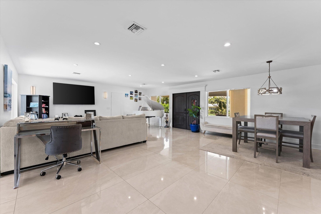 2948 Ne 35th Court - Photo 2