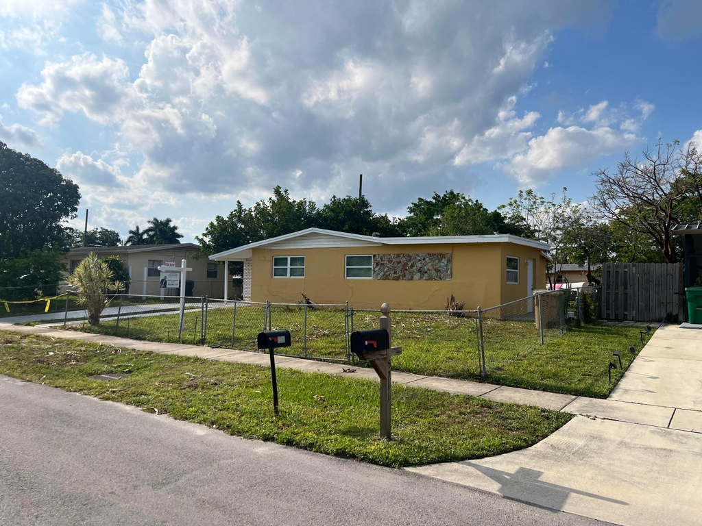 5721 Sw 38th Street - Photo 0