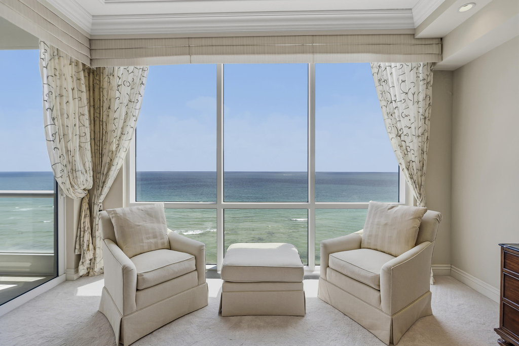 16051 Collins Avenue - Photo 12
