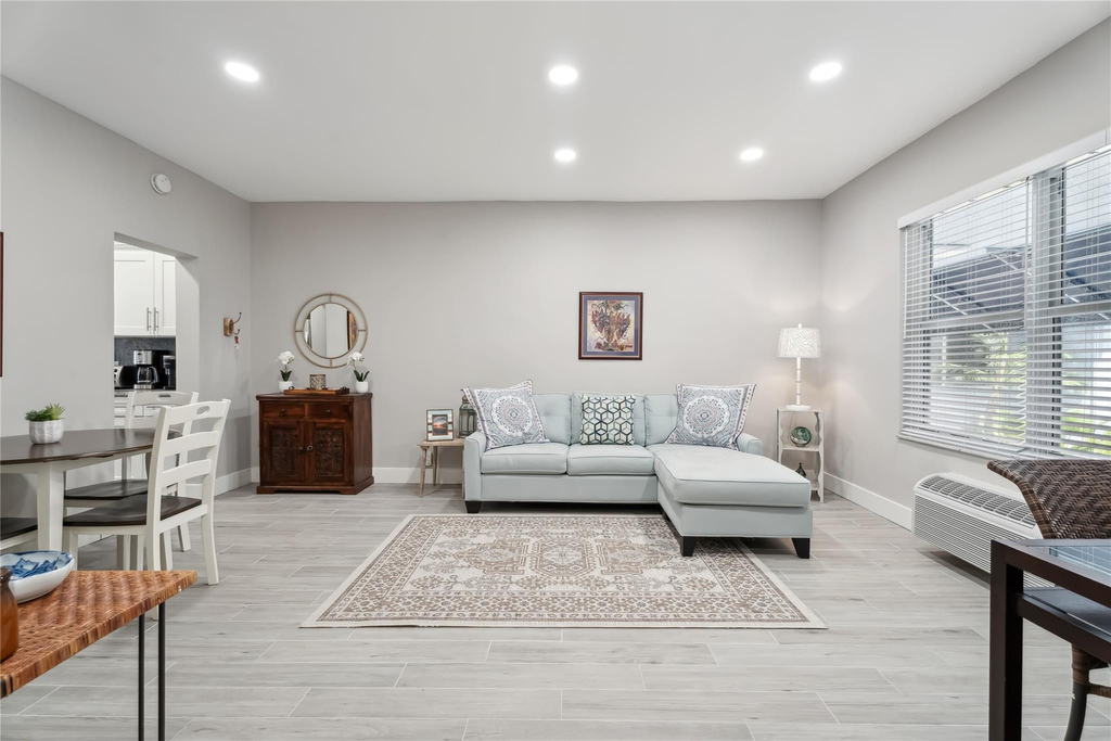 326 Harrison Street - Photo 2