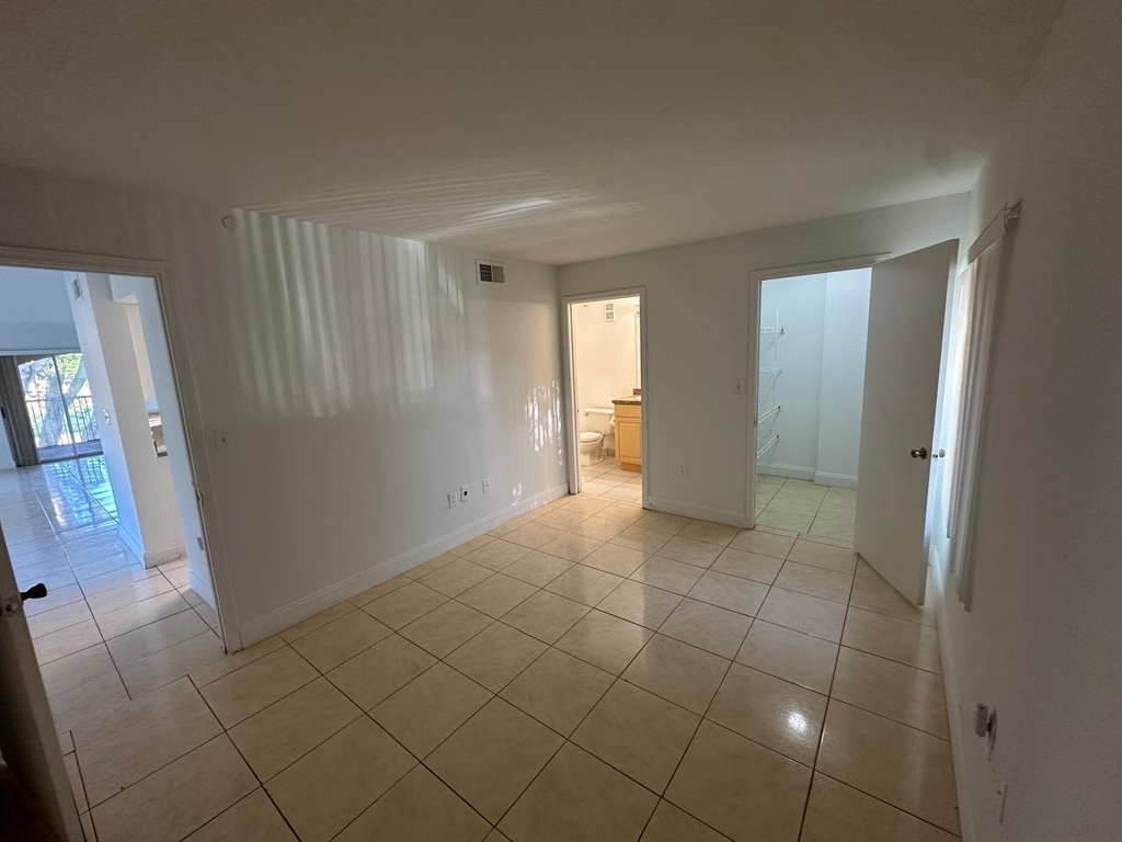 2405 Nw 33rd Street - Photo 22