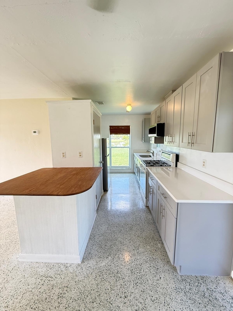 3231 Se Monte Vista Street - Photo 4
