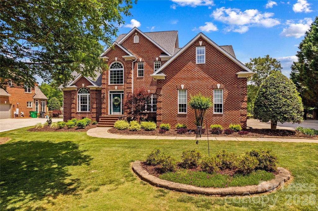 806 Pine Forest Road - Photo 0