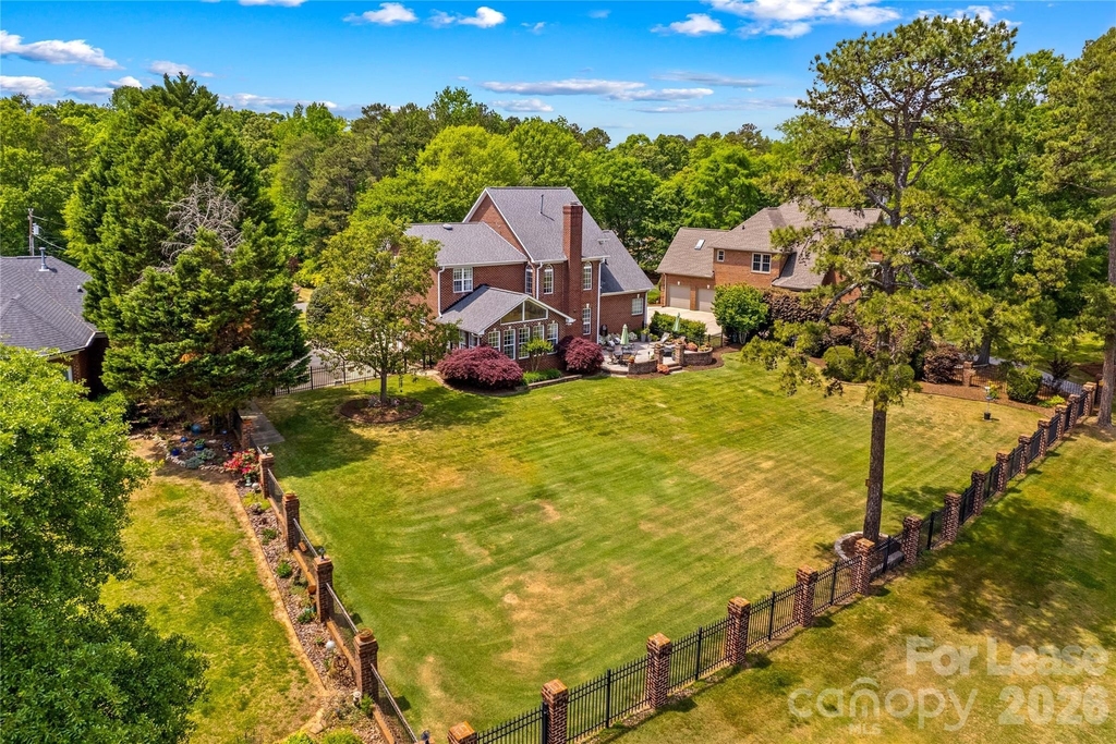 806 Pine Forest Road - Photo 32