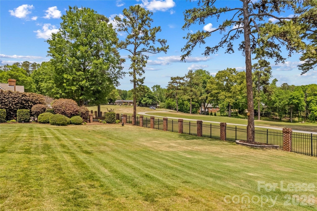 806 Pine Forest Road - Photo 31